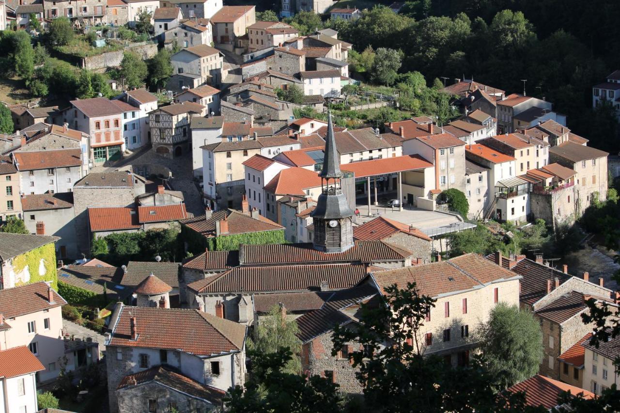 Apartment Malou, Cuisine, Salle D'eau, Terrasse Amenagee Olliergues